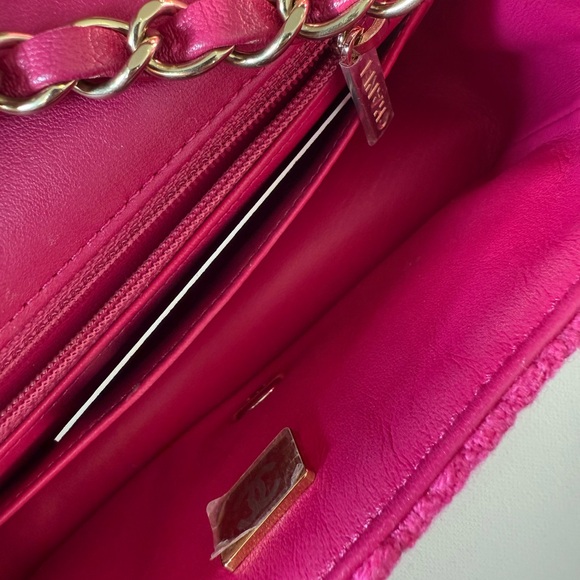 CHANEL Pre-Owned 2022 Mini Classic Tweed Double Flap Shoulder Bag — Full Set - Picture 11 of 11